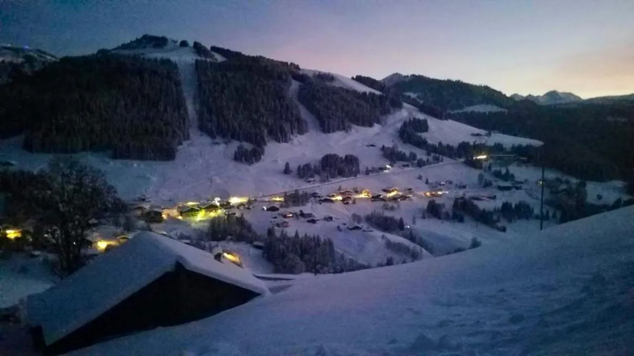 Appartement Confortable Avec Vue Sur La Montagne Notre-Dame-de-Bellecombe France